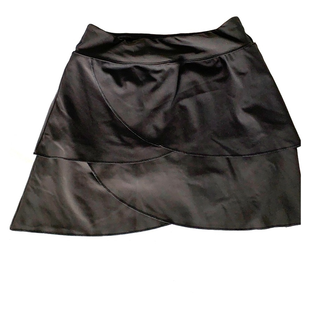 Bend tennis skirt